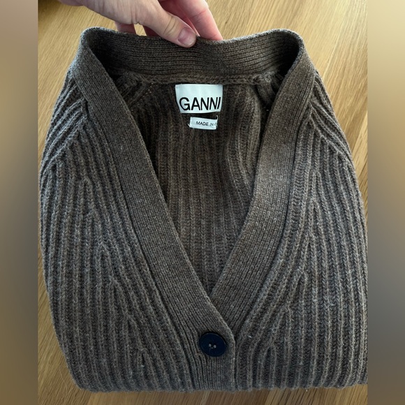 Ganni Beige Ribbed V‑Neck Button Cardigan - Picture 3 of 4